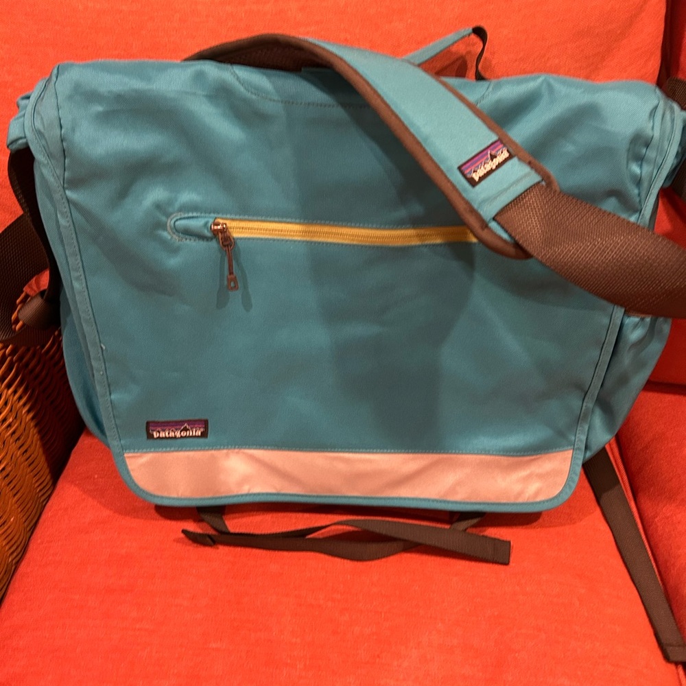 Large Patagonia Messenger Bag. Like new.